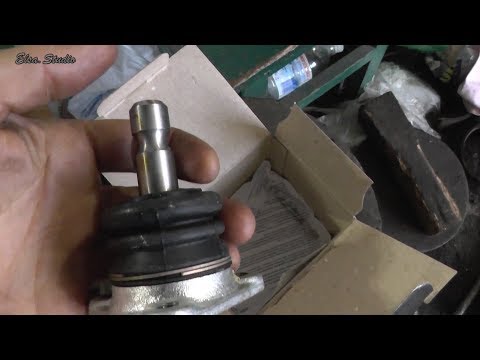 Видео: Замена верхней шаровой опоры АЗЛК/Иж Москвич 412