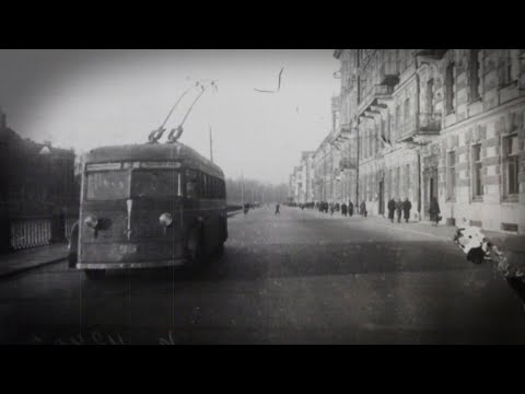 Видео: Троллейбус упал на лёд Фонтанки. Виновные расстреляны