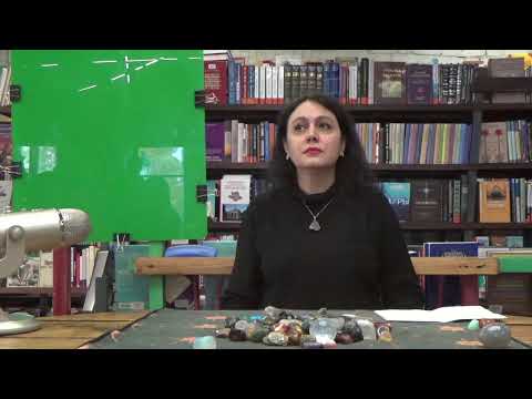 Видео: Гадания на камнях. Теория и практика / Елена Шити