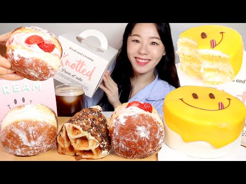 Видео: SUB) ASMR Кремовый пончик и торт Мукбанг🍰 Кремовый хлеб Десерт Шоколад Клубничный торт с манго