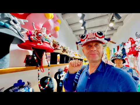 Видео: Курица без мяса или ЖАРЕНАЯ КРЫСА, что только не встретишь в этом праздничном городе…