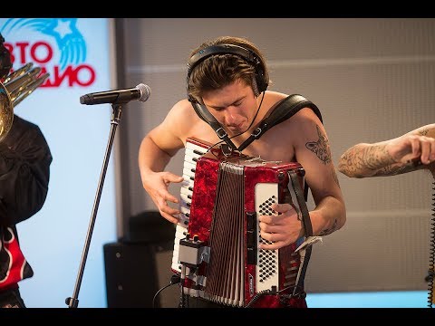Видео: THE HATTERS - Russian Style (LIVE @ Авторадио)