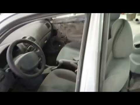 Видео: Хундай Акцент.Борьба с жуками идёт полным ходом.