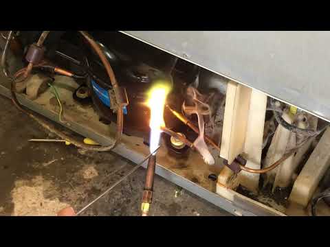 Видео: Samsung Ноу Фрост . Не работает морозилка и холодильник