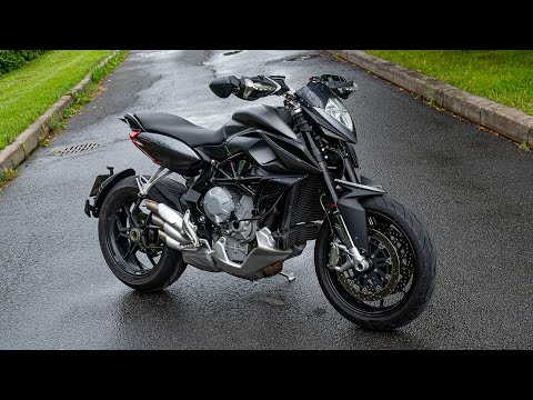 Видео: MV Agusta Rivale 800 - Итальянский гипермотард в японской демоверсии. Самый подробный обзор.