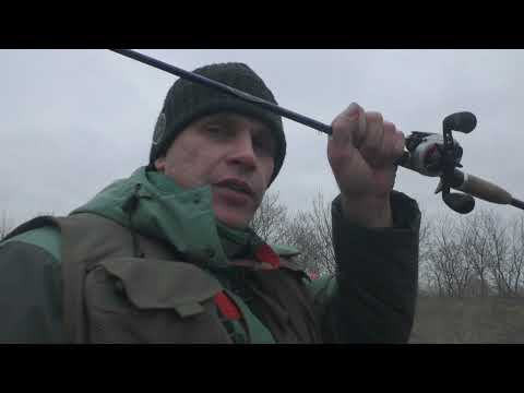 Видео: Зимний спиннинг. Ловля щуки на воблер. Pontoon21 Bet-A-Shiner