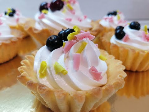 Видео: НЕЖНЕЙШИЕ ПЕСОЧНЫЕ КОРЗИНОЧКИ С БЕЛКОВЫМ ЗАВАРНЫМ КРЕМОМ И ЯГОДАМИ./ПРОСТОЙ РЕЦЕПТ./