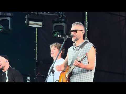 Видео: Uma2rman – Кажется (live, 2025)