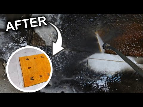 Видео: Стирка самого грязного ковра. Спрятанное сокровище под толстым слоем грязи |  стирка ковров 🐑