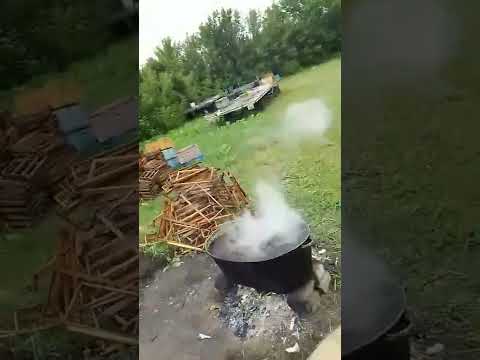 Видео: Самая простая воскотопка.