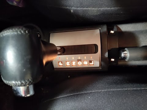 Видео: Hyundai Getz.Замена лампы подсветки селектора акпп, и ламп подсветки кнопок подогрева сидений