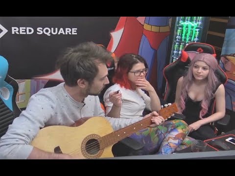 Видео: Snailkick играет на гитаре и поёт