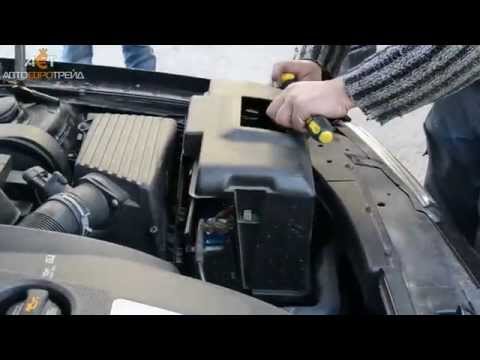 Видео: Встановлення акумулятора Westa Premium 74Ah R+ на VW Golf IV 1.9 TDI