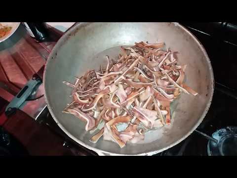 Видео: Острые свиные ушки к пиву