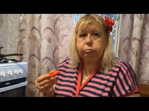 Видео: ПОЧЕМУ ГАЛИНУ НИКОЛАЕВНУ ВСЕ УЗНАЮТ НА УЛИЦЕ?