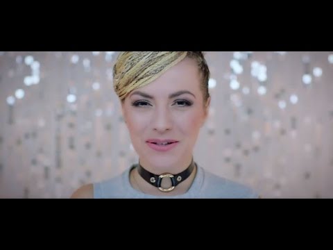 Видео: Поли Генова - Споделяме едно сърце (официално видео)