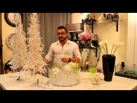 Видео: Уроки флористики Славы Роска. Зимняя композиция на каркасе из пластика.