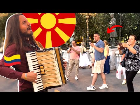 Видео: Луѓето забораваа каде оделе кога го видоа колумбискиот бенд Вардаранди како пее на македонски