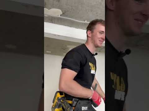 Видео: Установка натяжного потолка. Урок первый.