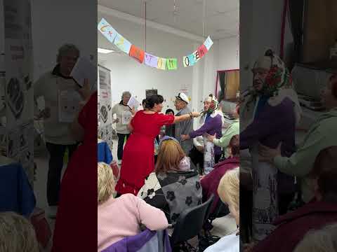 Видео: Гумористична сценка в Нуга Бест«Ріпка»