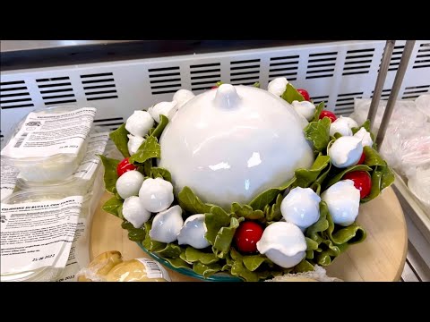 Видео: В магазин за моцарела, цица от един кг. (ла цицона ди Батипаля)