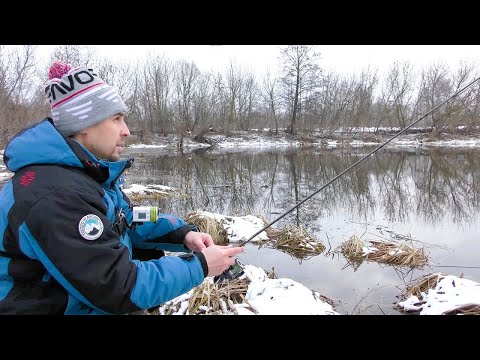 Видео: Піймав на Першому Закиді і Пішла Роздача. Зимовий Спінінг