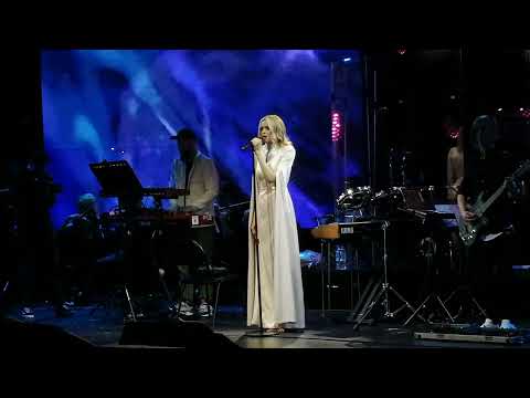 Видео: Александра Воробьёва - "My Heart Will Go On" концерт в Градский Холл 09.04.2022г.