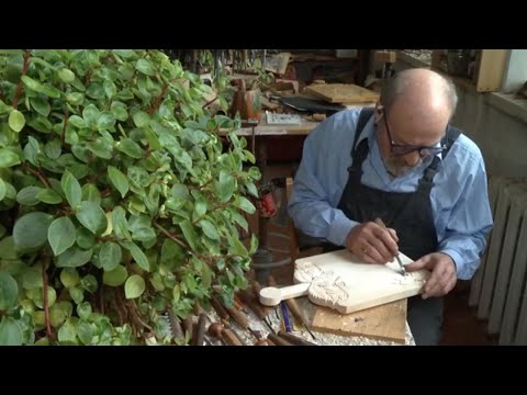Видео: Резчик по дереву из Тамбова мечтает создать красивый памятник для города