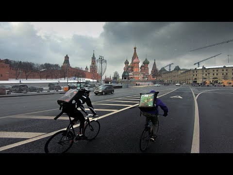Видео: Робин и Антон на фиксах, доставляют по 10кг кофе, через центр Москвы.