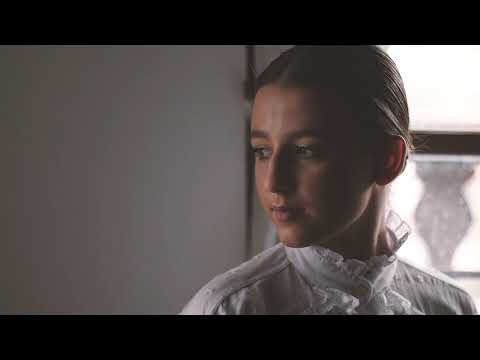 Видео: Elena Andonovska – Koj shto me chue da peam / Кој што ме чуе да пеам (Official Video 2019)