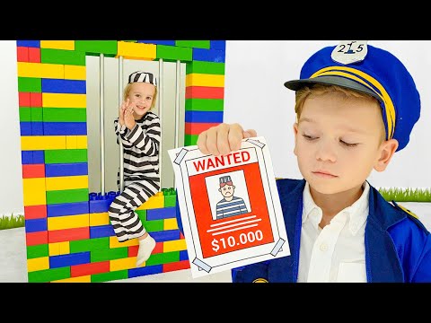 Видео: Детективные и полицейские приключения с Крисом и другие веселые истории для детей!