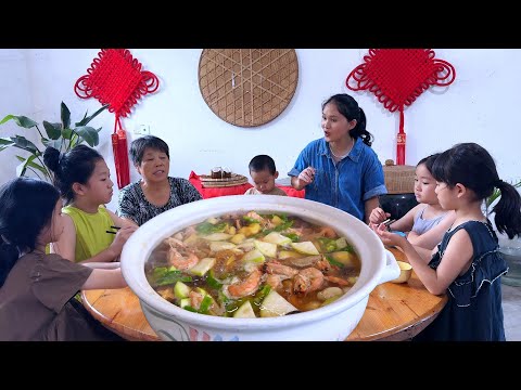 Видео: 8 человек, 8 блюд, одна кастрюля тушеного мяса, семье понравилось.