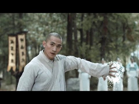 Видео: Маленький монах, которого легко запугать, - несравненный мастер, убейте злодея каплей воды