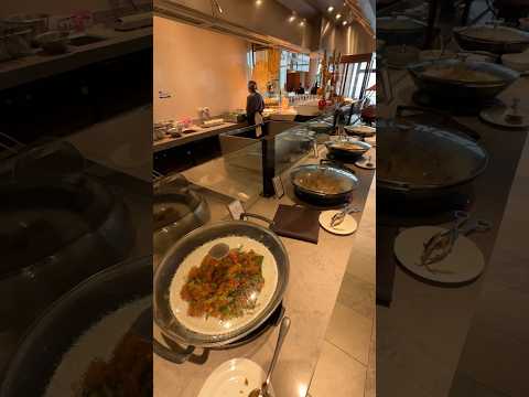 Видео: ШВЕДСКИЙ СТОЛ В ТАИЛАНДЕ 🇹🇭 Hilton Pattaya. #thailand #travel #food