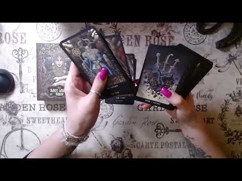 Видео: Продолжили смотреть колоды )) все то же таро Уэйта и не только... :)