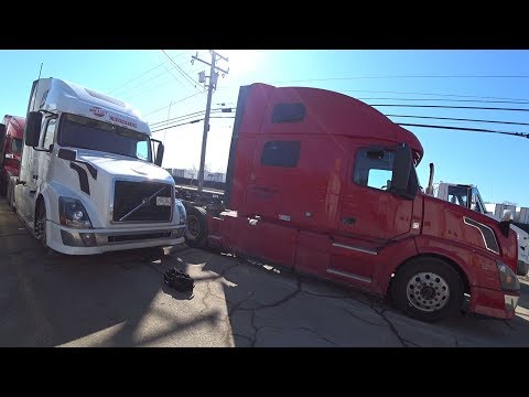 Видео: Везем грузовик на ремонт. Груз ценой ПОЛ миллиона$ Дальнобой по США