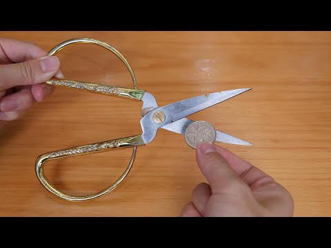Видео: Тупые ножницы? Монета сделает их острыми снова!