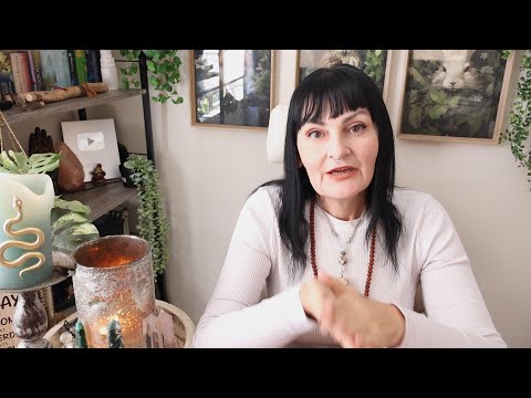Видео: Если вы увидите это до ноября, готовьтесь к серьезным переменам — гадание на картах Таро