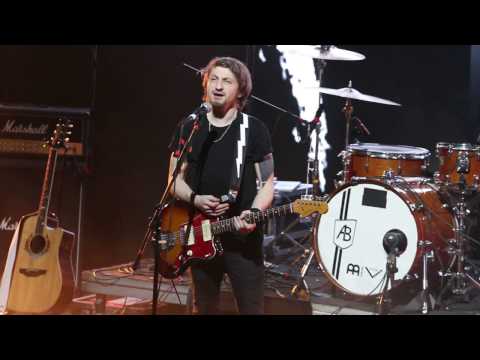 Видео: Нервы - Привет, лови @ RED