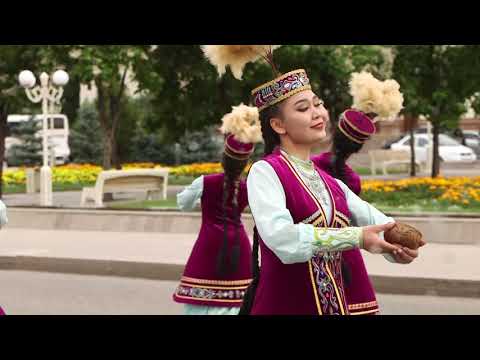 Видео: К Әзірбаев атындағы Жамбыл облыстық филармониясы  Би керуені   концерт 2020