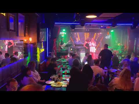 Видео: Кавер, Люби меня, люби — Начало