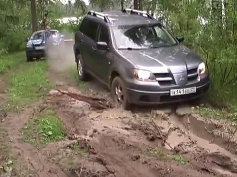 Видео: Mitsubishi покоряют бездорожье