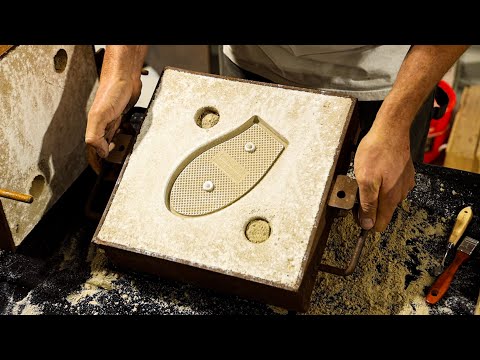 Видео: Литье в песчаные формы уникальных алюминиевых деталей для хот-родов (проще, чем вы думаете!)