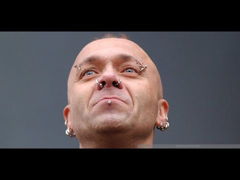Видео: ֍֍֍ Уотти Бьюкэн (Wattie Buchan, THE EXPLOITED) Милый и Обаятельный (перевод) 16.06.12