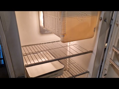 Видео: Капсула времени: холодильник Днепр-3