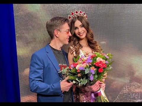 Видео: ШОК - Студент снимает Королеву красоты на глазах у парня!