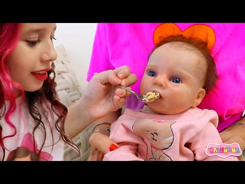 Видео: VALENTINA и её мама хотят одну и ту же куклу реборн! Pretend to play nanny