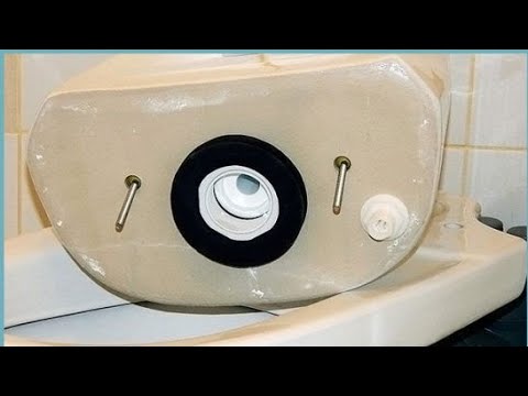 Видео: Течь бачка унитаза | Как закрепить самому | Будни сантехника