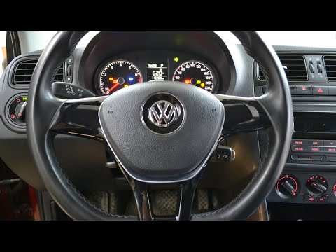 Видео: Ремонт под рулевого переключателя  дальнего света  Volkswagen Polo - Repair the steering beam switch