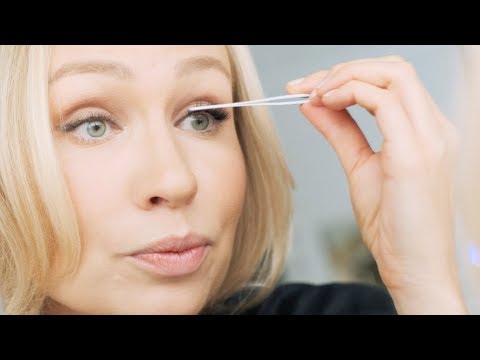 Видео: Как клеить накладные ресницы-пучки Romanovamakeup.